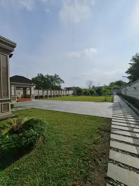 Rumah mewah siap huni  halaman super luas daerah kota Medan