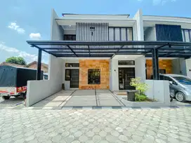 RUMAH MEWAH FULL FURNISH, CLUSTER ONE GATE DI PURWOMARTANI