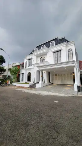 RUMAH PURI BINTARO AMERICAN CLASIC BRAND NEW DG PRIVATE SWIMMING POOL