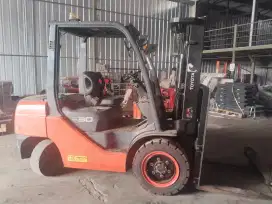Dijual forklift toyota 8fd30 trilift 2022