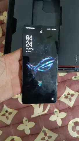 ROG phone 9 pro 16/5128