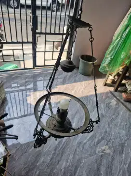 Lampu gantung antik