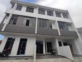 Dijual ruko 3 lantai ready stock 5 menit dr stasiun kemayoran