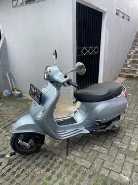 Vespa LX Iget 125 grey delicato