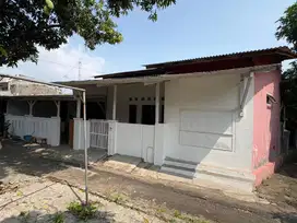 Rumah Hook Pinggir Jalan Raya Kota Cirebon