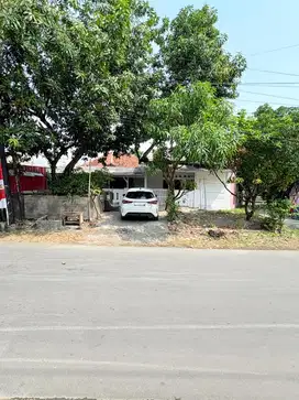 Rumah Hook Pinggir Jalan Raya Kota Cirebon