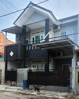 Dijual cepat rumah 2 lantai di Kelapa Dua Tangerang