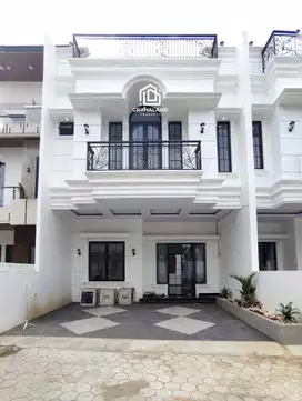 RUMAH BARU DALAM CLUSTER BESAR AKSES STRATEGIS DI JAGAKARSA