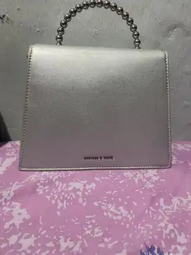 Preloved Tas Charles & Keith