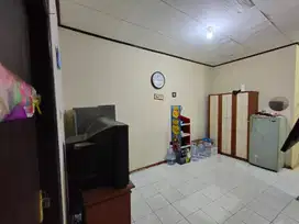 Rumah + 3 Kontrakan Strategis Pasar Minggu, Cocok untuk Kos-Kosan