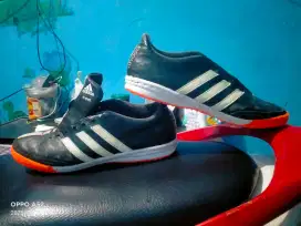Sepatu futsal Adidas 11 Nova
