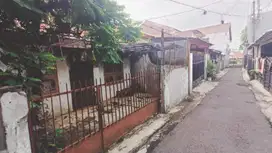 Rumah ambruk Hitung Tanah Akses Jalan 1 Mobil di Tebet Timur
