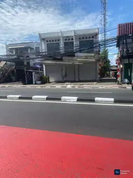 Ruko Gandeng,di jalan utama lokasi strategis Pasar Rebo Jakarta Timur