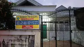 Jual rumah OLD Money  jalan poros kompleks bumi permata hijau alauddin
