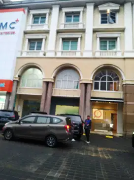 DIJUAL/ DISEWA RUKO SIAP PAKAI EX KLINIK KECANTIKAN DALAM KOMPLEK RUKO