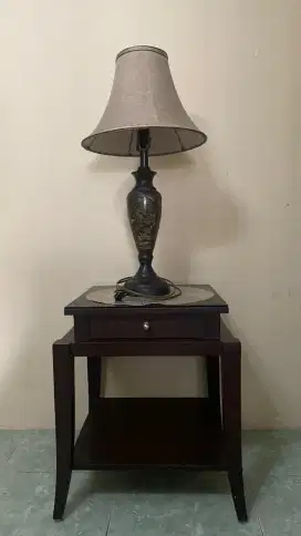 MEJA & LAMPU TIDUR MINIMALIS (Bisa Beli Terpisah)