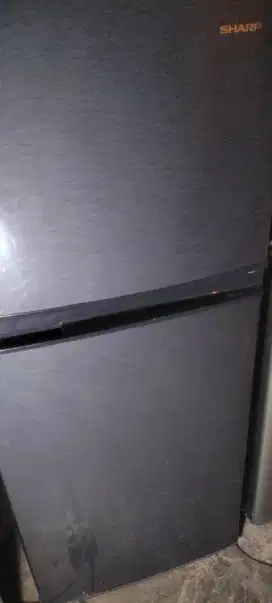Kulkas 2 pintu merk SHARP