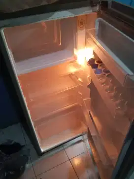 kulkas satu pintu merek LG