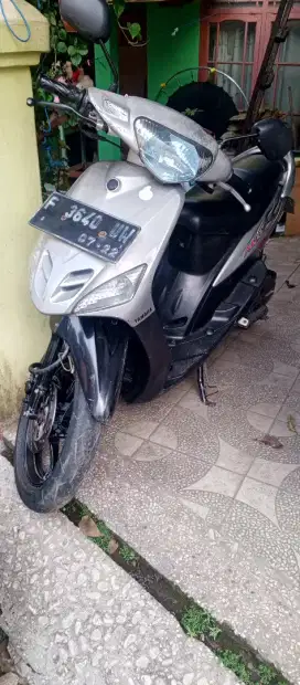 Mio 2007 perak plat F