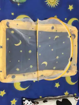 Tempat tidur kelambu baby