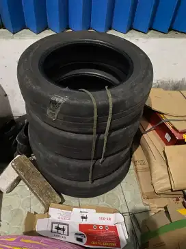 BAN BEKAS MOBIL CALYA