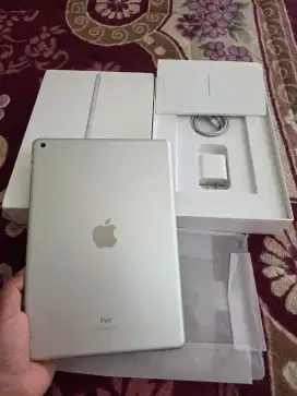 ipad gen 9 64gb,mulus like new fulset original,istimewa