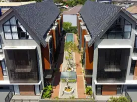 TERMURAH DI KEMANG! Rumah Kemang Selatan DIjual. Ada Pool, Furnished