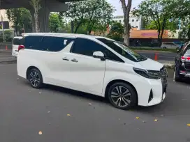 Low KM 8 rb Toyota Alphard G 2023