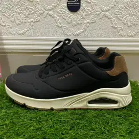 Sepatu Skechers Uno