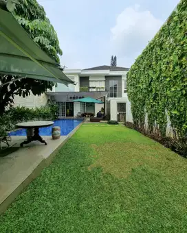 Rumah Dijual Duren Tiga - Pancoran. Halaman Luas, Asri. NEGO sd DEAL