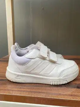 PRELOVED SEPATU PUTIH ADIDAS ANAK
