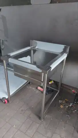 Sink 1 Lubang (Kondisi Baru)
Ukuran 70x70x85
Lubang 50x50x30