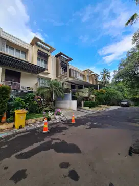 Rumah Dijual Pejaten - Jati Padang. Townhouse, Jln Utama. NEGO