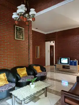 Dikontrakan lokasi strategis dan Nyaman (Tohudan-Colomadu-Solo)