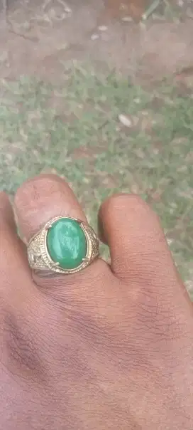 Batu giok tembus