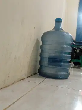 galon kosong aqua