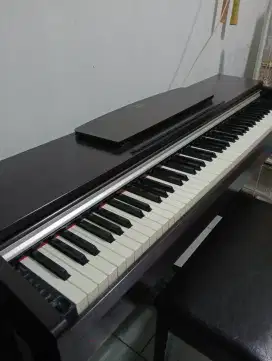 Yamaha Arius YDP144 Digital Piano Black | Second