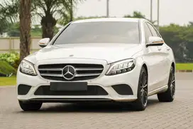 Storm Trooper! Mercedes Benz C200 EQ Boost 2019 White 320i x1 a200