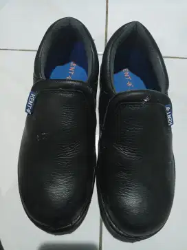 Sepatu safety kent 78106