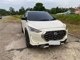 Nissan magnite premium 2025 CVT turbo