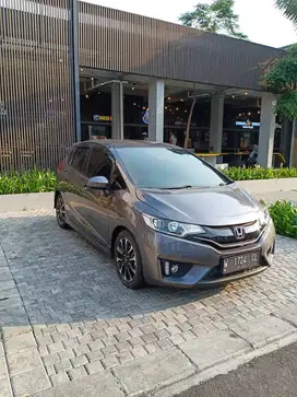 Jual Honda Jazz RS 2017 AT, Fitur Lengkap, Body Mulus, KM Rendah!