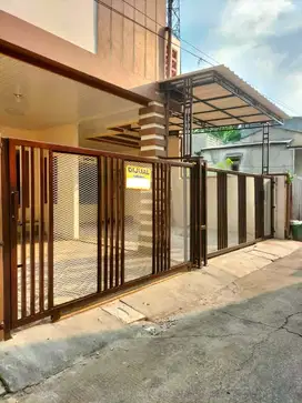 hanya +/- 4 menit saja ke pintu tol,bebas banjir,ruang keluarga luas