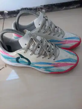 Sepatu futsal dijual