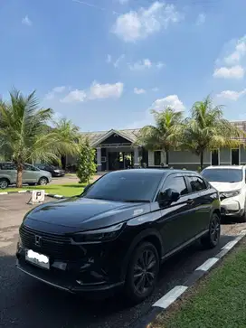 Mobil Honda HR-V SE Bensin - Hitam