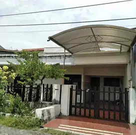 Rumah hitung tanah di Rungkut menanggal Lokasi dekat bandara Juanda