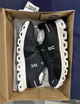 Sepatu Pria On-Cloud 6 BW Ukuran 42, 26.5cm