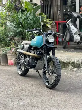 Kawasaki W175 2018 costume Brat style