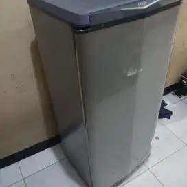 Kulkas 1 pintu aqua