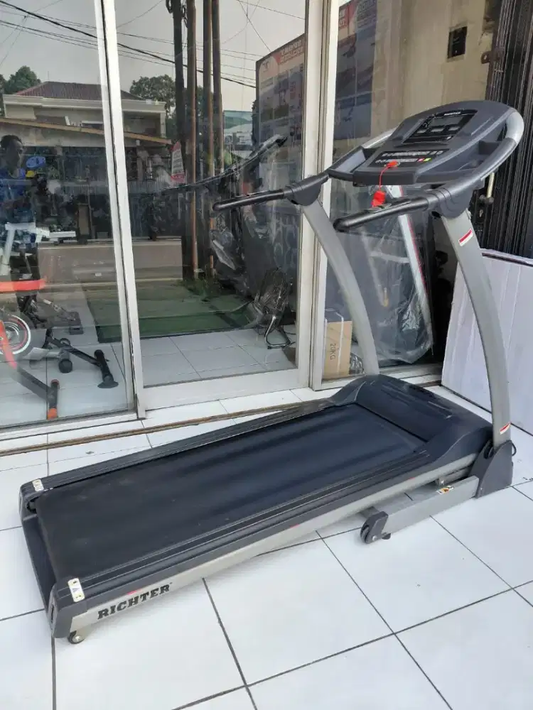 Treadmill Second Incline Otomatis Merk Richter