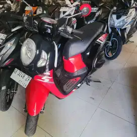 Scoopy merah hitam 2023 low km bisa tunai atau kredit / syariah Gbm